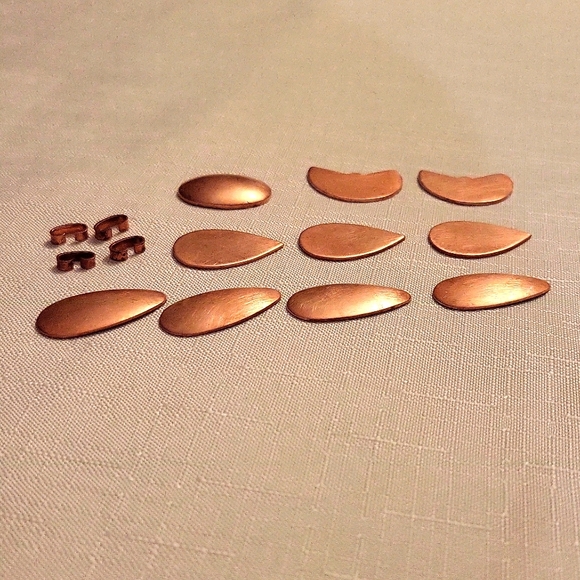 10 small enamelling copper blanks with 4 copper connector links - Picture 3 of 13